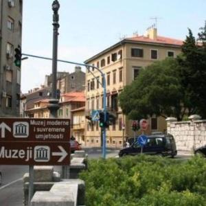 Apartments with WiFi Rijeka - 18659