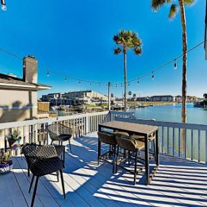 Chic Canal-Front Escape - Dock & Direct Bay Access condo