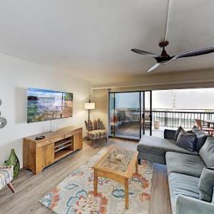 New Listing! Lovely Beach Condo with Pool condo