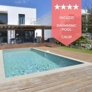 RARE Contemporary Villa with Swimming Pool & Jacuzzi 10 Minutes from