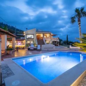 Fully renovated deluxe villa with fantastic views