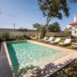 Villa Barros Capri - Wonderful 4 Bedroom Villa in Lisbon centre - Great Pool Area - Perfect for Fam