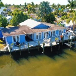 Pelican Shack - Waterfront Guest House & 20' Dock home