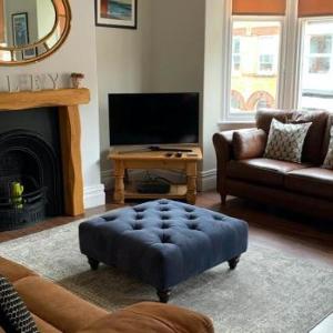 Wicker House - Gorgeous Cosy Filey Cottage style central location - Sleeps 9