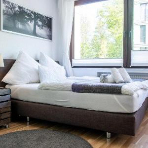 stylish flat near Uni & Central Station