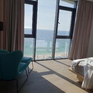Beachfront Seaview Apartment right on the beach
