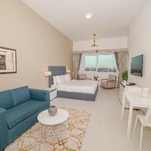 Fantastay Windsor Residence Deluxe Studio