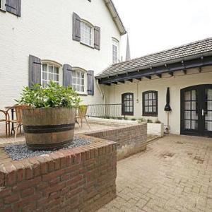 Modern Holiday Home in Grubbenvorst near River Maas