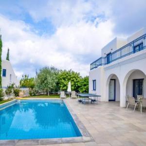 Villa in Pegeia Sleeps 6 includes Swimming pool Air Con and WiFi 1 6 4