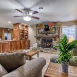 Hidden Memories Hot Tub FREE Attraction tickets for each paid day Pool Table WIFI!!!