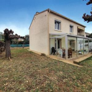 Elegant Holiday Home in Murviel-lès-Béziers with Garden