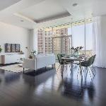 Luxurious and Bright 2BR on Palm - Full Sea View! Dubai