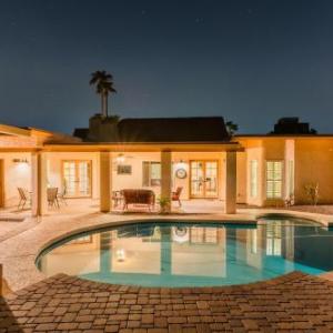 Desert Ridge - Oasis w Pool & Hot Tub