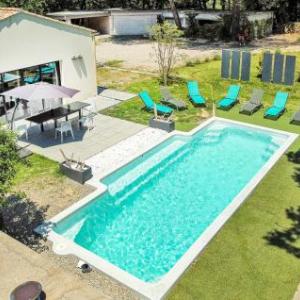 Nice home in Rognes with Outdoor swimming pool WiFi and 4 Bedrooms