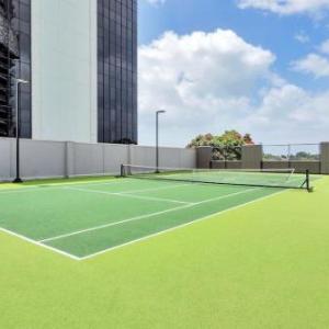 Skyline Sojourn Studio with Parking and Sea Views