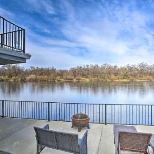 Sacramento River Retreat on the Rivers Edge!