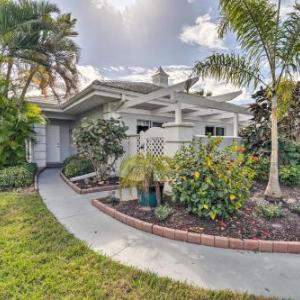 Upscale Venice Villa with Lanai on Golf Course