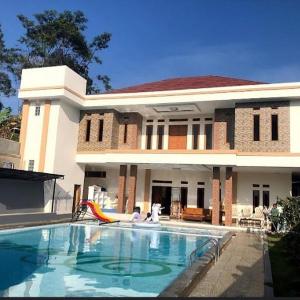 RedDoorz Resort Syariah @ Rancakalong Sumedang