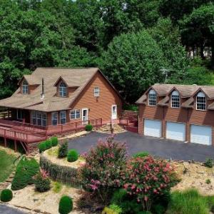 Hilltop Cabin on Beaver Lake with Deck and Views!