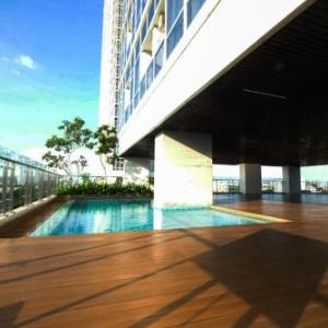 Warm and Cozy Studio Room at Menteng Park Apartment By Travelio