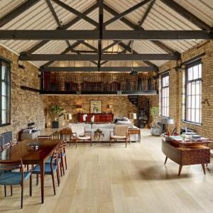 One of a Kind Victorian Luxury Loft in Clerkenwell