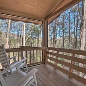 Pet-Friendly Wanderlust Cabin 5 Mi to Helen!