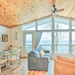 Lakefront Cottage Near Wineries and State Parks