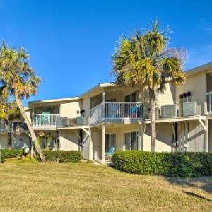 Eco-Bungalow Condo Pensacola Beach Access!