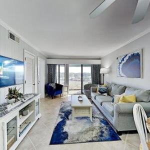 Top-Floor Hilton Head Villa with Screened Balcony condo