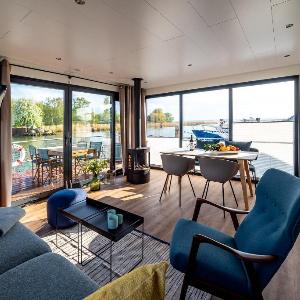 Our houseboat - holiday with maritime charm