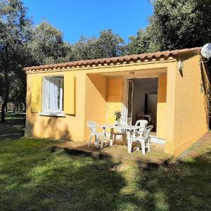 Relaxing Holiday Home in Saint-Savinien with Barbecue