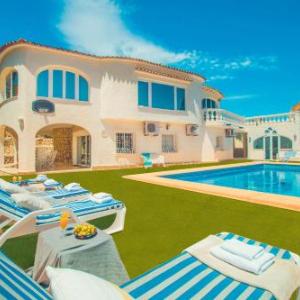 Villa Isabel by Abahana Villas
