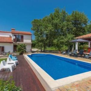 Villa Aqua