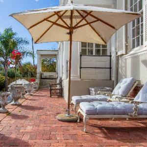 Rhonda's Manor Boutique Guesthouse
