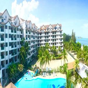 Perfect beach getaway for honeymooners or Families