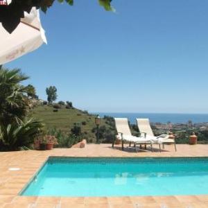 Cosy house jacuzzi wifi pool view