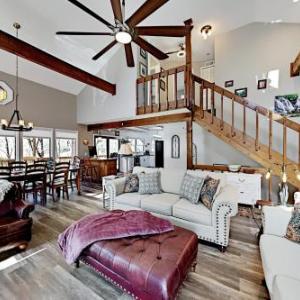 325FIETO Exceptional Vacation Home in Maggie Valley home