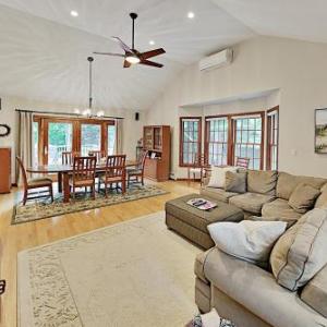 Lovely Retreat with Private Pond Access & Large Deck home