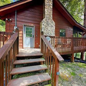 Tranquil Getaway - Private Hot Tub & Pool Table cabin