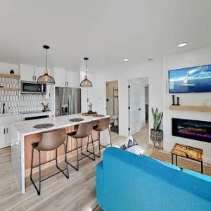 Luxe Modern North Park Condo with Fireplace condo