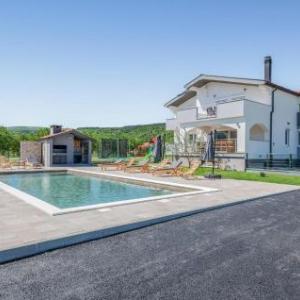 Stunning home in Donji Prolozac with Outdoor swimming pool Sauna and 7 Bedrooms