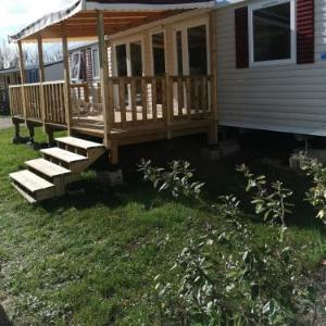 Comfortable mobile homes in the domain of Dugny in the Loire Valley