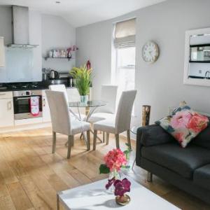 The Green House deluxe 2 bedroom upper floor apartments