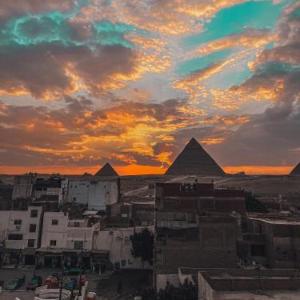 Almas Pyramids View Hotel