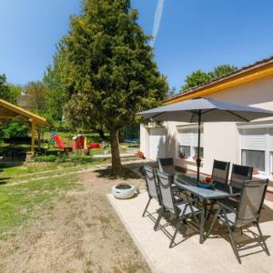 Holiday Home cherry