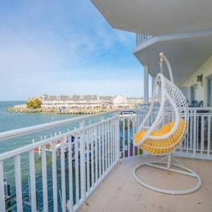 Bayfront 3 BR Sunsets Pool Near Boardwalk and Beach