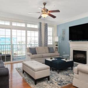 Stylish 3BR w Game Room Views Near Beach Boardwalk