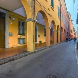 GuestHost - Broccaindosso Apartment Sant'Orsola Hospital Center