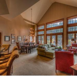 New Listing! Top Floor Village at Northstar Residence - Big Horn 506