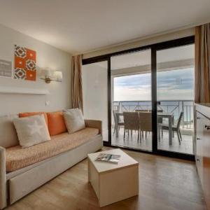 Upstays - 2 Br - sea view - Swimming pool